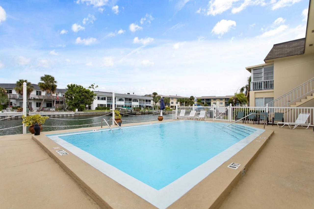 Funshine Pointe Capri Apartman St. Pete Beach Kültér fotó